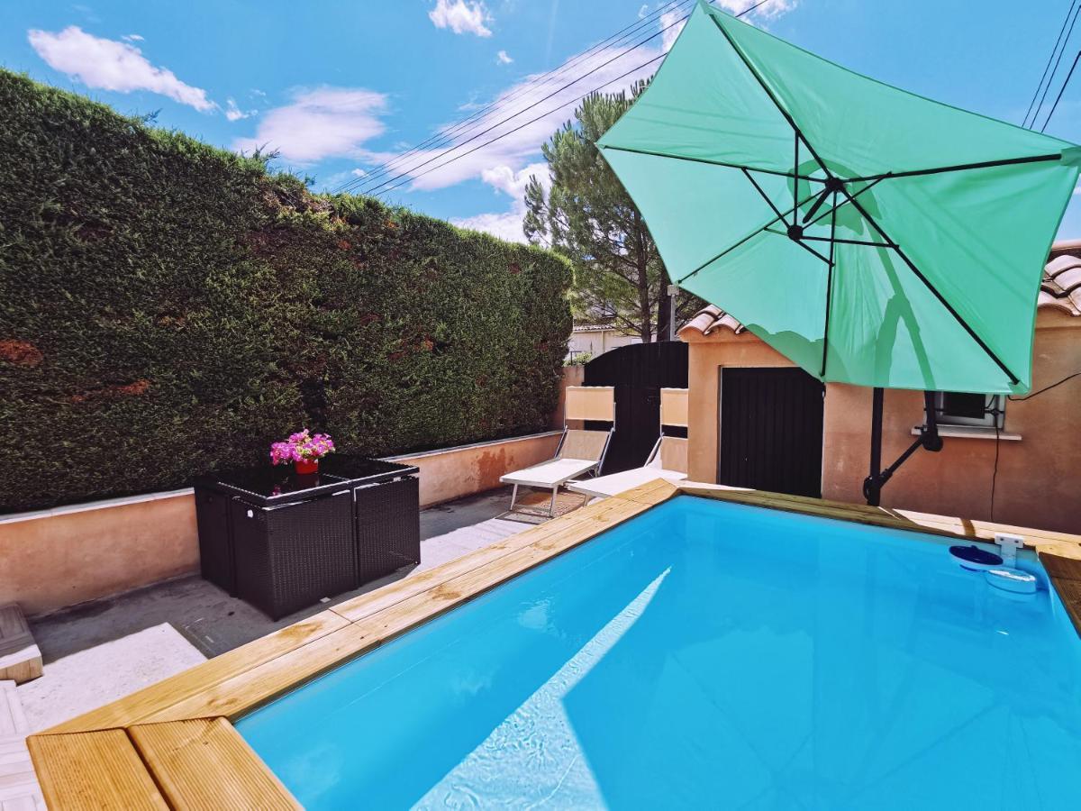 STUDIO PRIVATIF CLIMATISÉ , TERRASSE ET PiSCINE Pernes-les-Fontaines Esterno foto